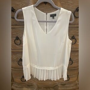 Beautiful never worn “The Limited Collection” top, size M, in cream color